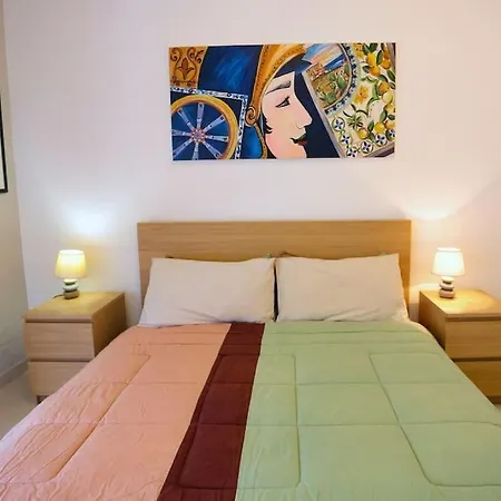 Carlo House Daire Giardini Naxos