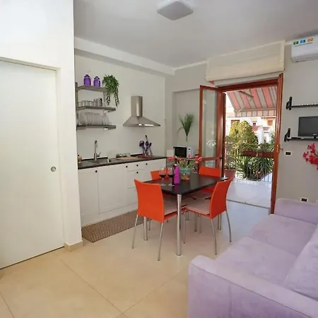 Apartment Carlo House *
