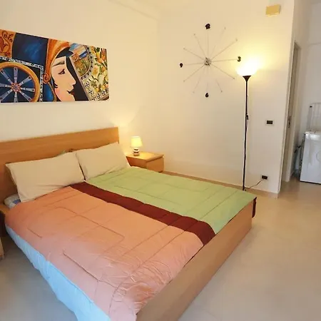 Daire Carlo House Giardini Naxos